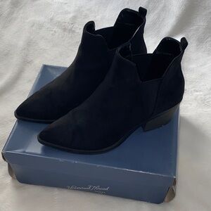 Universal Thread Women's Black Ankle Booties